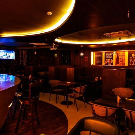 ホテル The Royal Grand Karūr エクステリア 写真